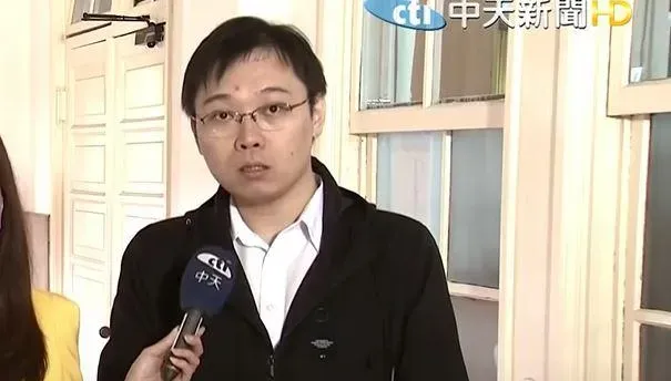傅崐萁籲「管好自己的家畜」！黃士修護「賴佩霞洗學歷爭議」翻車道歉了