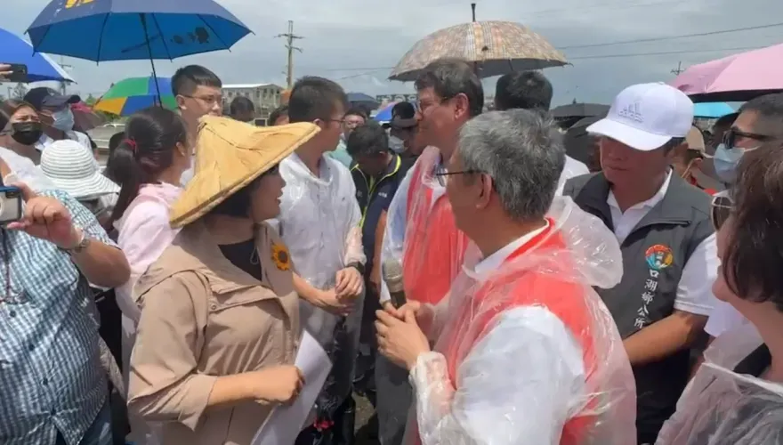 影/陳建仁視察箔子寮遭民眾嗆聲　張麗善一招幫他解圍