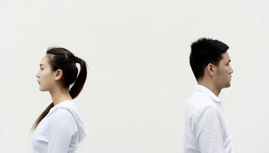 軍人尪跑出去爽「2寶全丟給媽」　婆婆不忍了出招⋯她崩潰哭求：怎麼辦