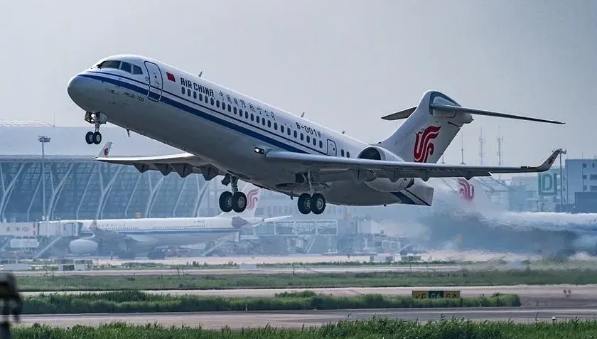 影/嘯天犬？大陸國航班機飛行中出現「狗叫聲」　緊急迫降機場檢修