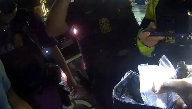 差點演出「山道猴子」大結局！他市區狂飆高速過彎　原來邊抽K菸警攔怒斥
