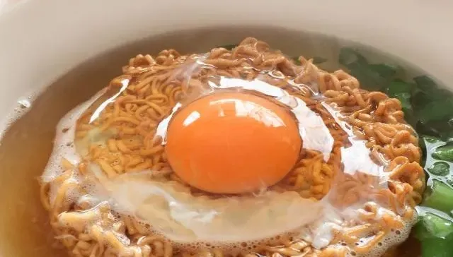 台灣一款泡麵爆紅！日本人來台搶翻天　全網震驚：監獄也大賣