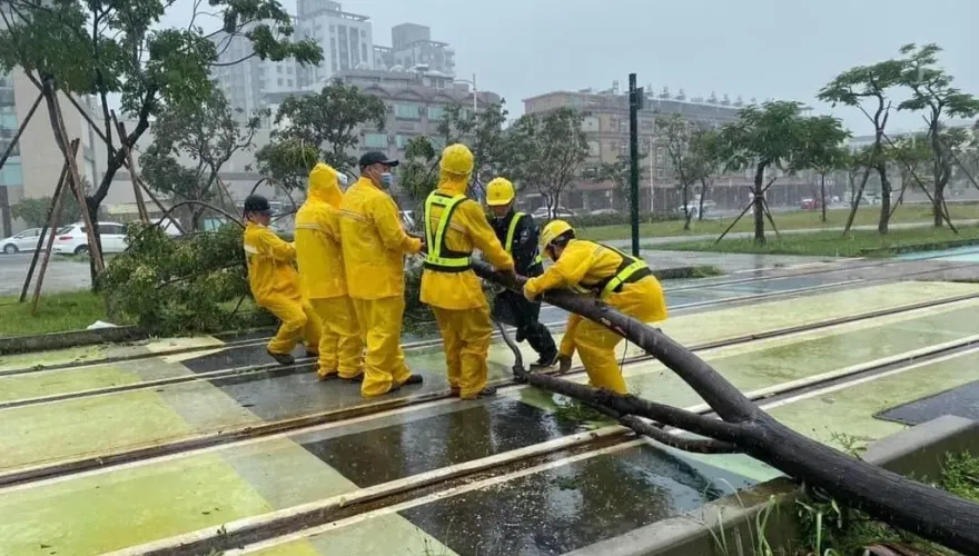 高雄輕軌午後恢復行駛　全日班距20分鐘
