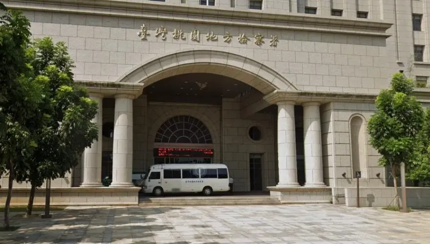 14打1！桃園2男輸贏對方竟躲車內　他怒掏雙槍狂轟10發