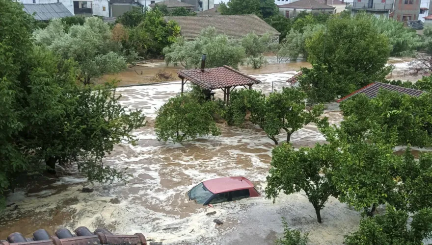 影/希臘暴雨「1天下完整個秋天雨量」　引發山洪暴發1死1失蹤