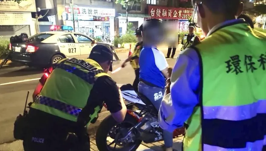 板橋警杜絕山道猴進化都市猴　1日取締25車改裝排氣管
