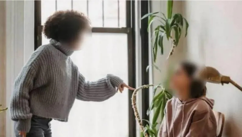人妻與小叔「單獨搭電梯」下樓⋯回家慘了　婆婆怒噴：避嫌2字不懂？