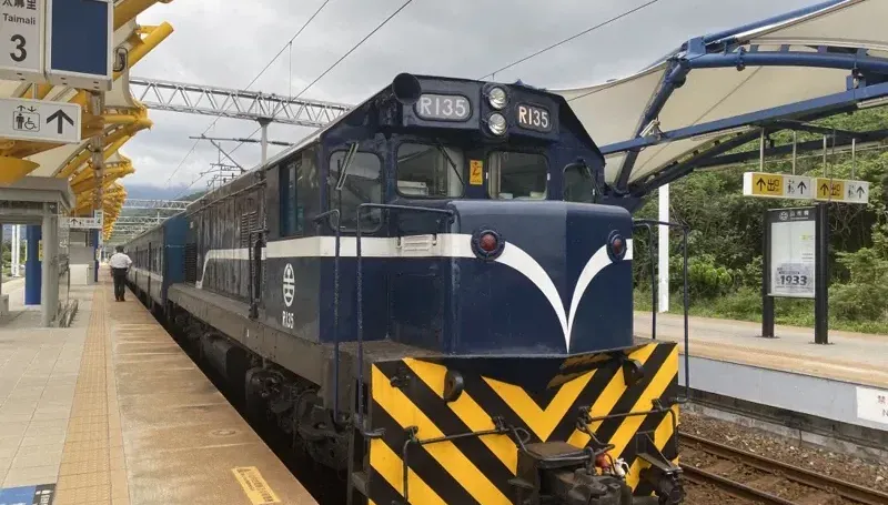 差點被消失！台鐵「藍皮解憂號」轉型觀光列車　首移北部車票10分鐘搶光
