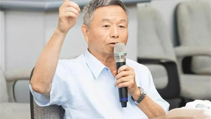楊志良喊話「郭台銘退選」！最新網路民調曝光　破4.8萬人一面倒暴動了