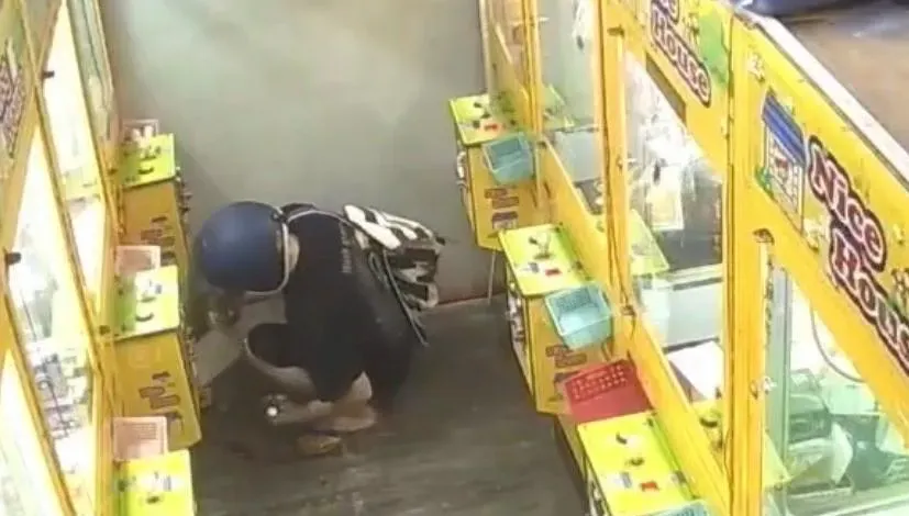 等你很久了！新北娃娃機大盜栽了　4台主「自立自強」衝店內抓現行犯