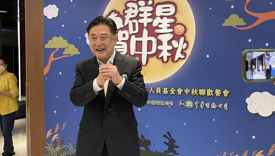 77歲康凱指控遭家暴「頭破血流」　曹雨婷落淚反擊：日久見人心