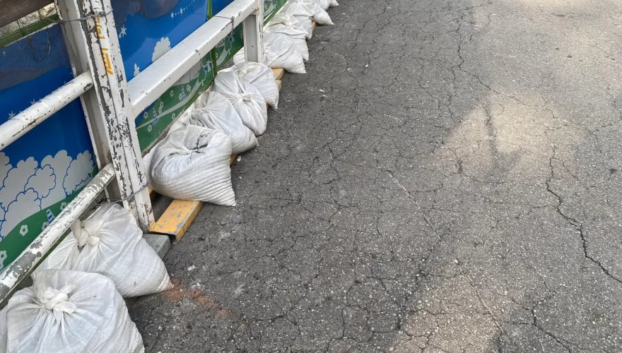 快訊/北市又傳施工意外！南港東新街77巷15弄建案重型機具壓垮水溝　最新情況曝光