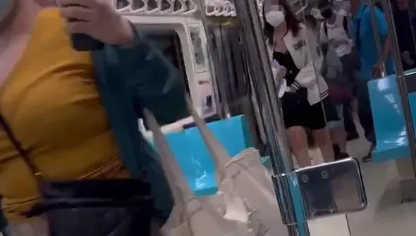 影/北捷上演「屍速列車」！大家瘋狂拔腿奔　竟是乘客癲癇發作