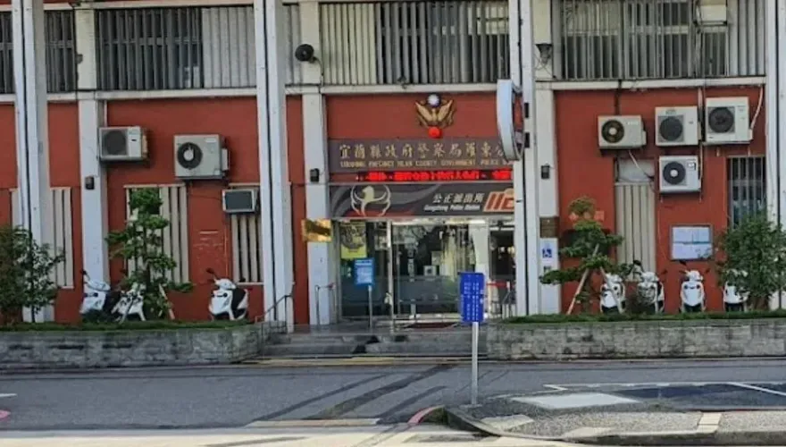 遭批「知法犯法更玩法」！宜蘭警員居隔偷開車出門　疑酒駕闖紅燈還撞人肇逃