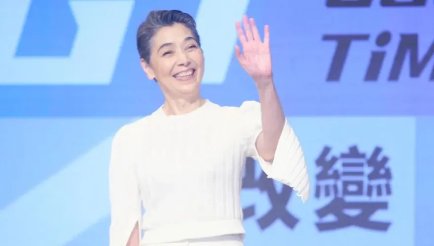 賴佩霞超狂學歷驚呆網友！復興美工拚上「哈佛」超勵志　連3年陽明交大開課