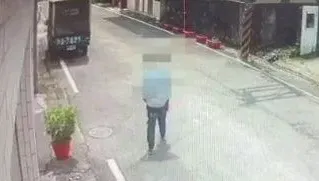 快訊/奪命前一刻畫面曝光！台中石岡貨車整地倒土　婦遭活埋1公尺深當場死亡