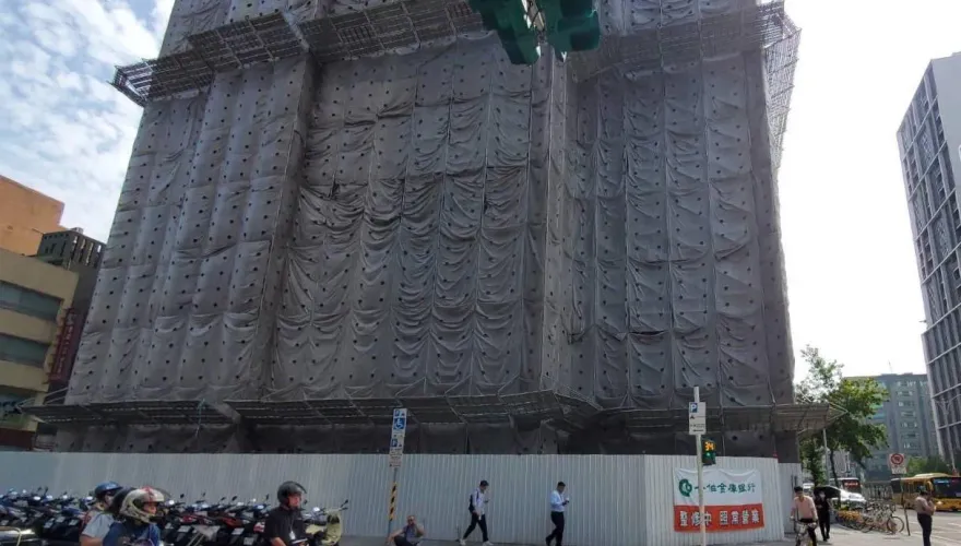 快訊/北市中山區40歲工人「疑似觸電」！手中工具全毀　失去呼吸心跳急救中