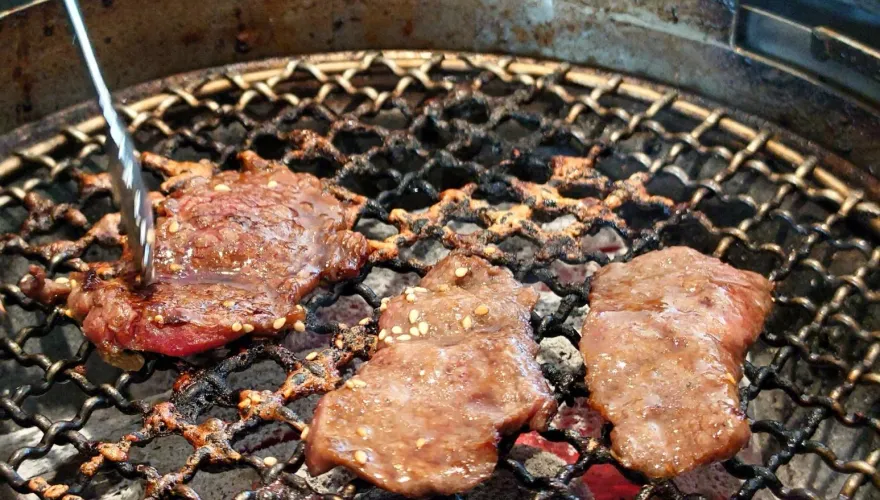 中秋烤肉「1物別吃」！男大生不顧直接吞　竟嘔吐「狂瀉20多次」險休克