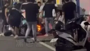 校門口鬥毆！彰化男替友喬事「公親變事主」...遭6少年當街圍毆
