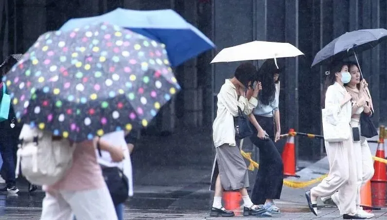東北季風報到！北部、宜花東雨天連綿　中秋恐難賞月