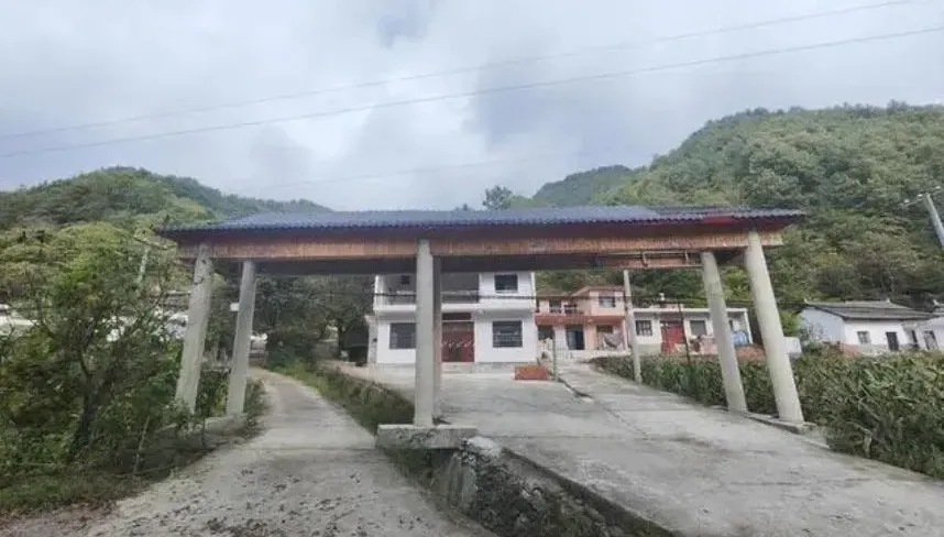 號稱6.6億短影音基地「1年半只蓋出牌坊」　投資人氣炸：笑話項目