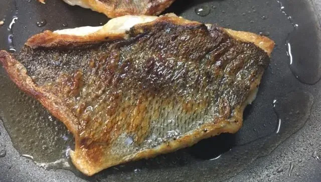 吃對魚才能增肌減脂！醫曝「鮭魚、秋刀魚」讓體脂上升