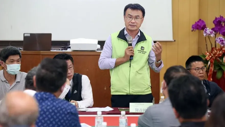 「小英男孩」官位保住了！　陳吉仲從政爭議一次看