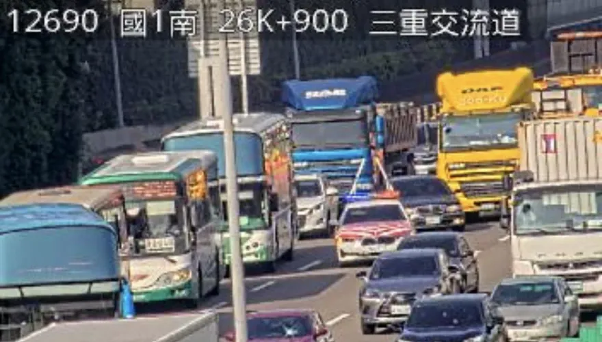 快訊/國1北上三重段追撞車禍　回堵2KM時速剩20