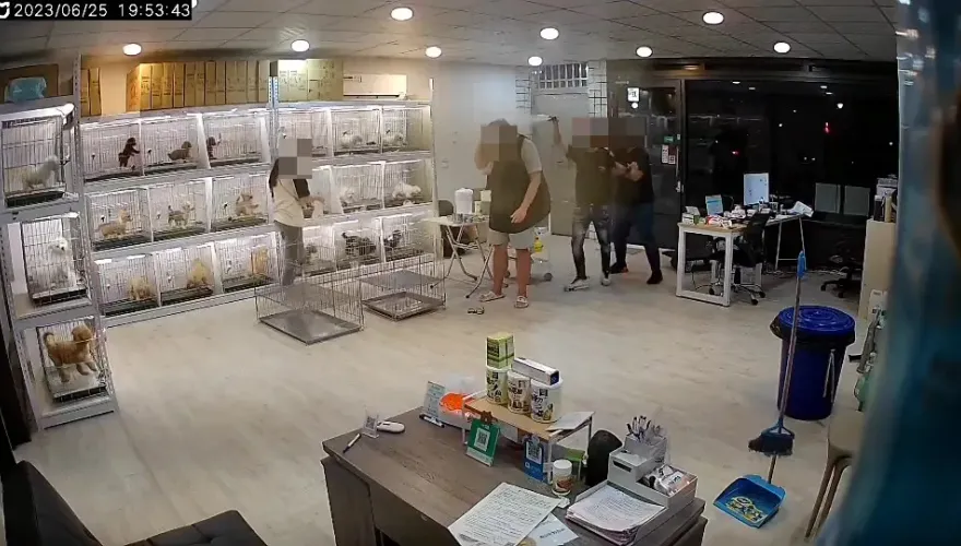 彰化寵物店「員工慘遭砍臂」昏迷至今　2惡煞無悔意羈押禁見