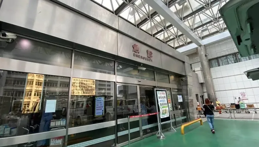 塞爆 !都是病患！林口長庚門急診暴增3成！醫揭每日20童等住院 !