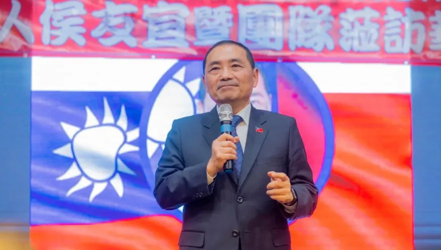 側翼抹黑又翻車！侯友宜談三民主義經憲法認證　藍美女發言人酸綠：沒讀書