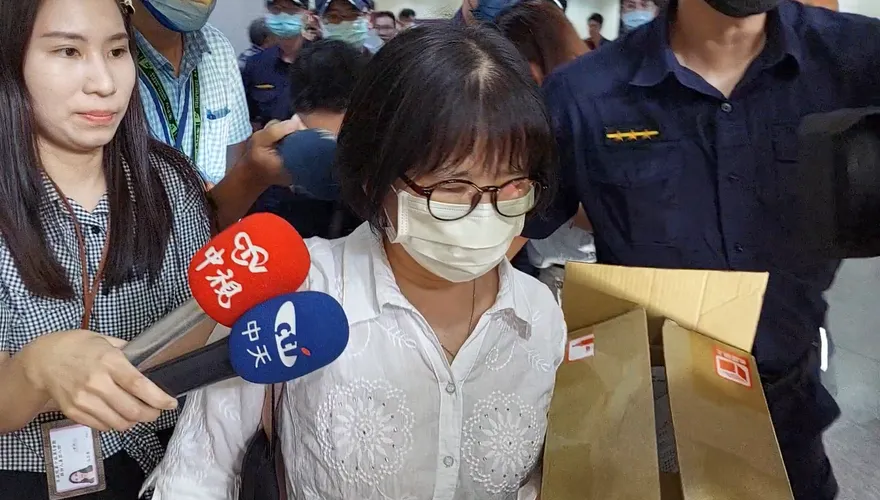 「滾床單案」二審言詞辯論終結　蔡玉真法庭控周玉蔻淫威