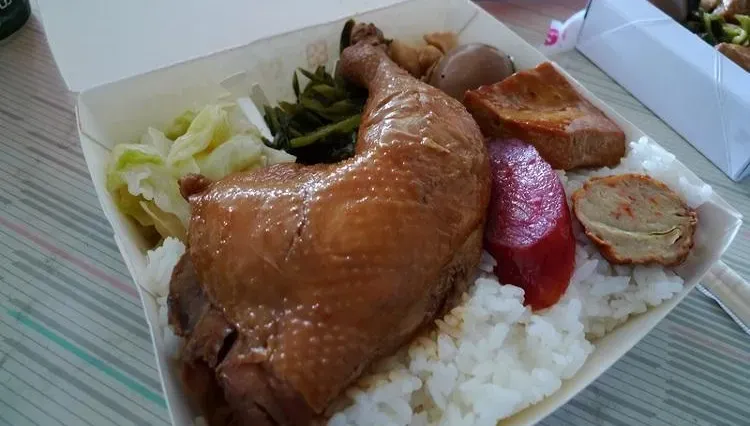 便當「先吃飯還是雞腿」？ 胃食道逆流、減重　吃飯順序大不同
