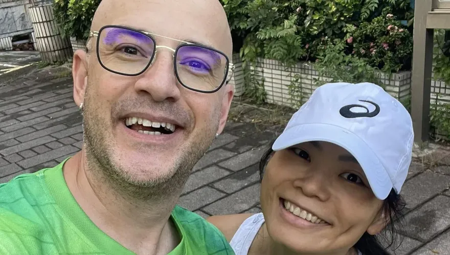 被誤會懷孕！吳鳳淚曝老婆入院開刀　見9公分肌瘤嚇到：像女生手掌大