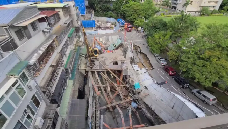 快訊/大直民宅塌陷現場驚傳再下沉！建管處派員緊急監控