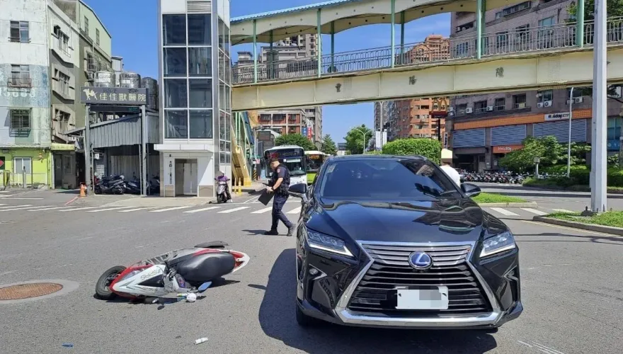 影/畫面曝光！1歲女車禍昏迷父心痛發文　三重警：員警按流程執勤無缺失