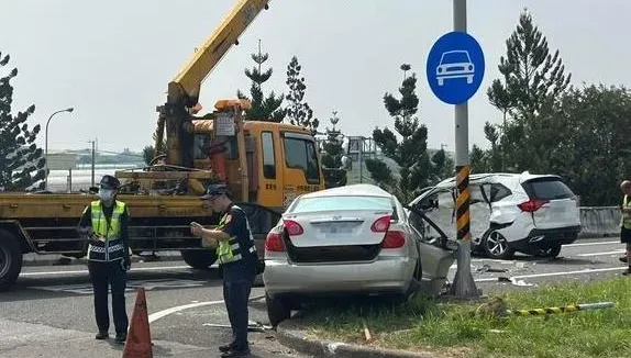 快訊/國1水上交流道嚴重車禍！2車碰撞釀4傷…1人送醫不治