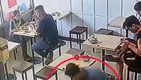 電風扇吹呀吹…500元飛落地！鄰桌貪心男彎腰淡定撿走　失主報警怒告侵占
