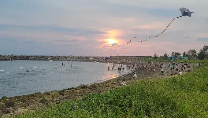 快訊/台南漁光島驚傳女大生溺水！搶救上岸急送醫　原因待釐清