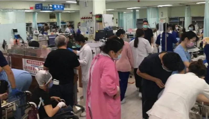 屏東科技廠大爆炸/急診室全塞滿！傷患「口罩全是血」　屏東基督教醫院現況曝