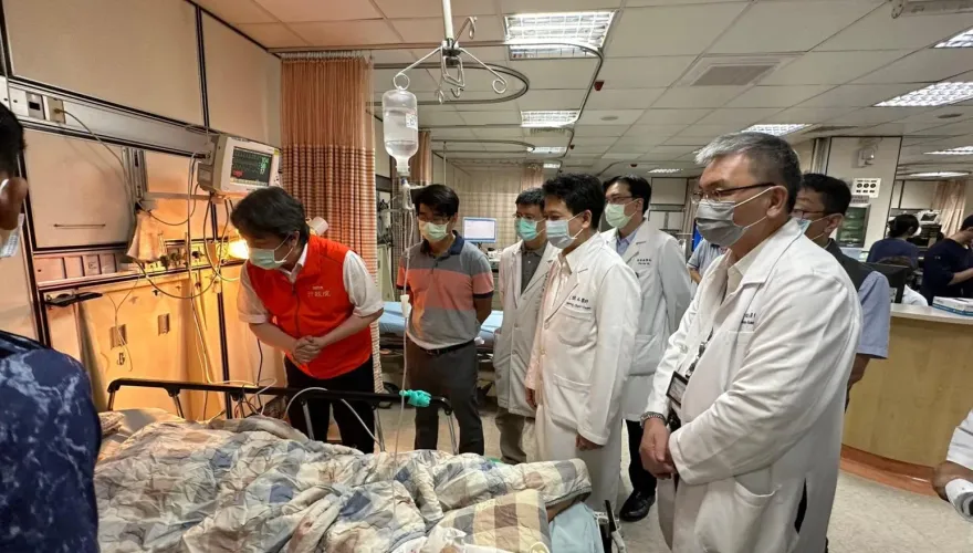 屏東高爾夫球具廠大爆炸/超過百人傷亡　王必勝醫院探視曝：部分傷者傷勢非常嚴重