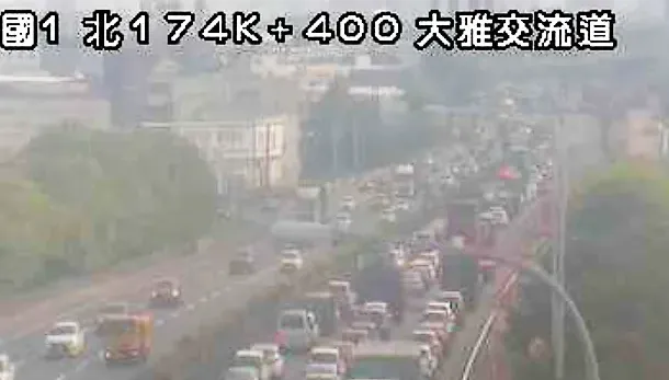 快訊/上班注意！國1北上大雅段嚴重紫爆　機具故障暫時無法撤離
