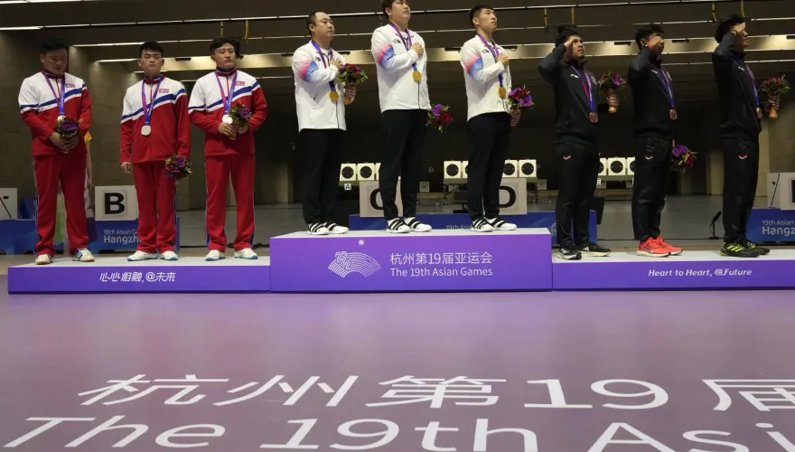 杭州亞運/頒獎台上的南北情仇！北韓射擊選手拒望向南韓國旗、拒合照