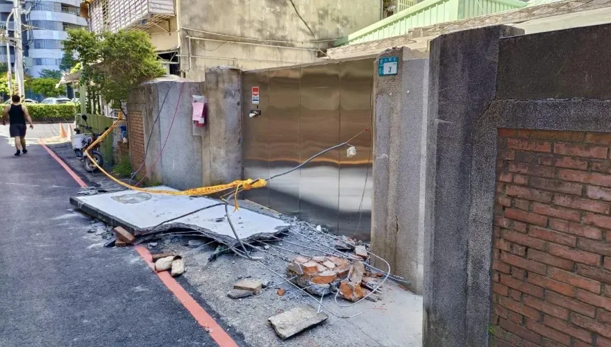 快訊/新北新店工安意外　水泥屋簷崩塌壓傷工人送醫不治