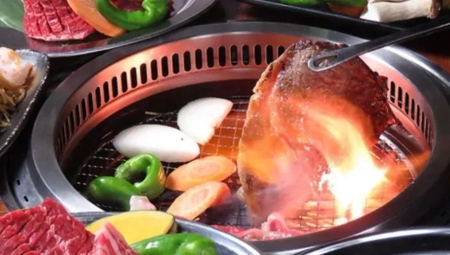 心齋橋燒肉吃到飽！台客驚見店員「回收牛肉再利用」　日本店家回應了