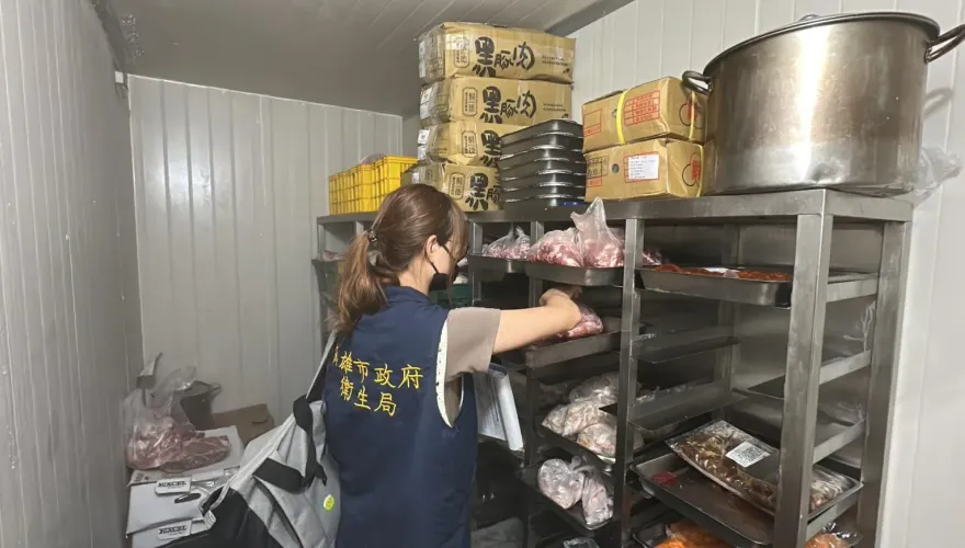 影/高雄衛生局稽查燒肉店「防腐劑醬料」　曝店家「5大問題」至少罰6萬
