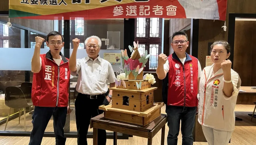 轟民進黨「綠色恐怖」　許文忠聲援中天：還給講真話者自由發言的空間