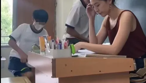 正妹老師斥學生跳八家將！她「超辣」身分被神出 　笑稱網友可來學校當志工拖地