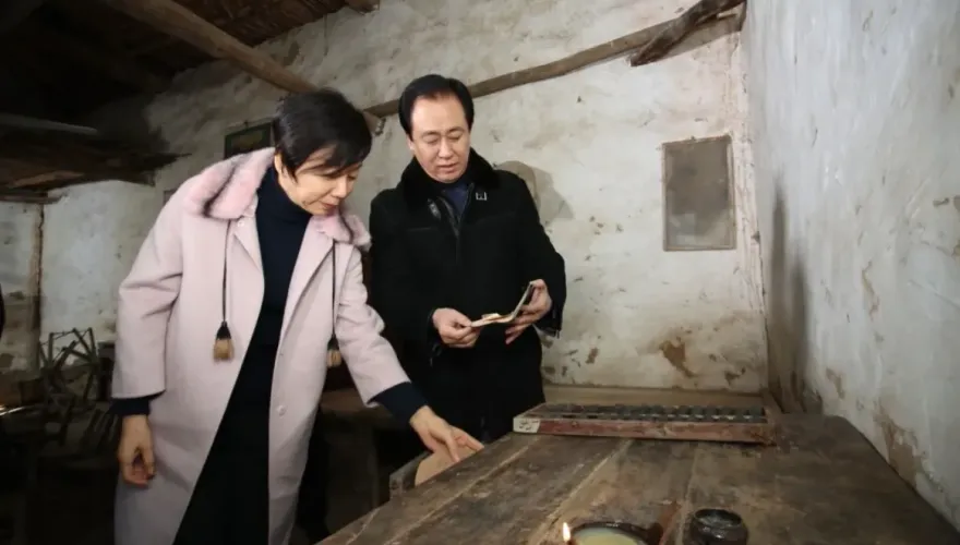 恒大風暴擴大！許家印次子被帶走　「前妻」丁玉梅傳獲巨額分紅已離港
