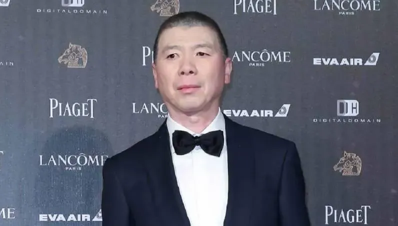 馮小剛遭爆命危！傳妻潰喊「再多錢都沒用」…本人現身回應了